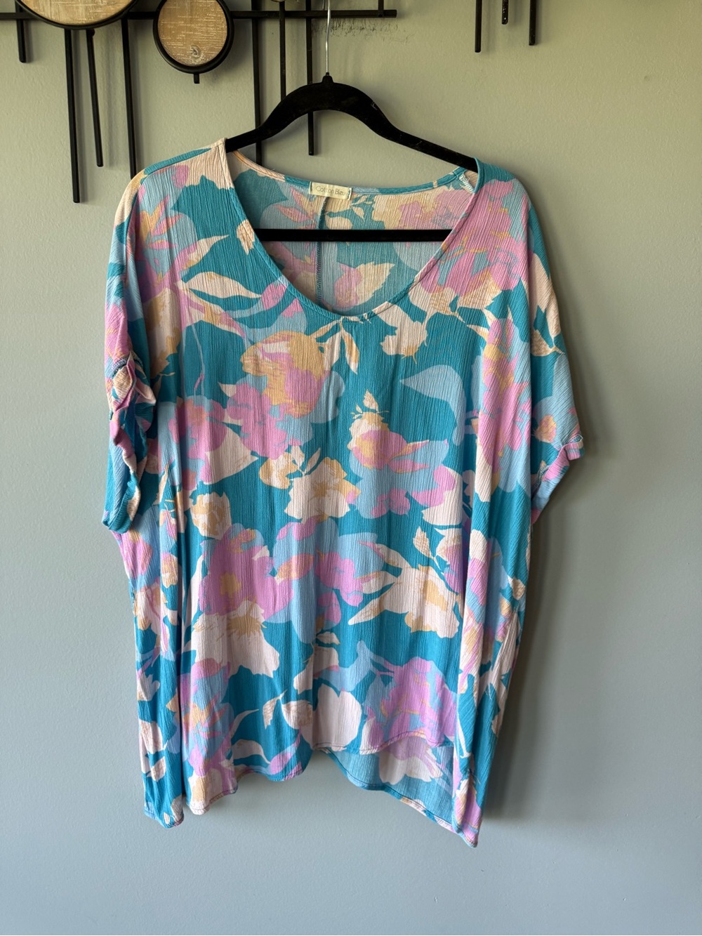 Relaxed Teal Floral V-Neck Blouse with Pink & Cream Blooms